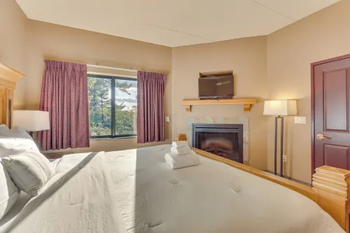 Wisconsin Dells Resort Condo w/ 2 Fireplaces - 3 stjerner