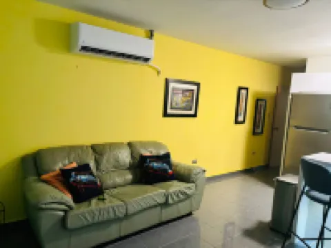 Hike, dive, water, fun, one minute walk to beach