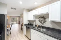 Woodlands Getaway the Very Best of Branson! Hotels near Hollywood Wax Museum