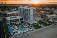 Renaissance Daytona Beach Oceanfront Hotel Hotels near Halifax Harbor Marina