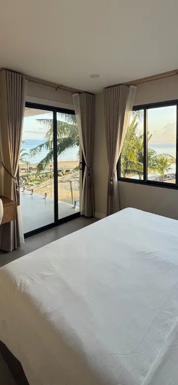 วิลล่าดีลักซ์ 4 ห้องนอนวิวชายหาด