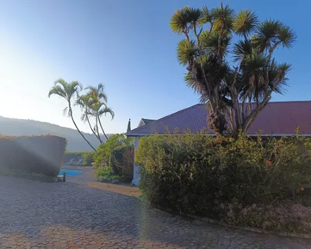 Guinea Fowl Lodge - Lagoon & Heads View B&B, Central Knysna Hotels in Knysna