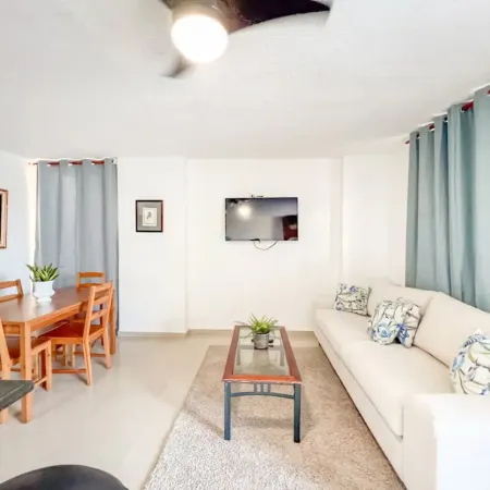 Fully Equipped New 2Br Apt–>dt–>2Mins to the Beach