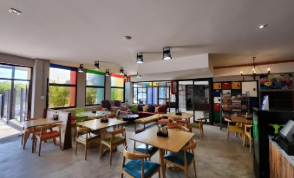 Next to Apartment Hotel