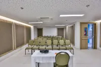 Mega Moda Goiania Hotel