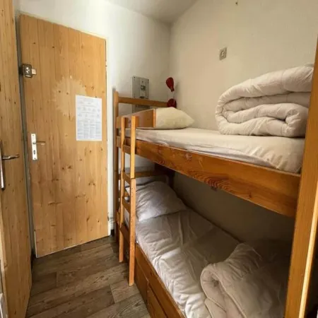 2 Rooms for 4 People