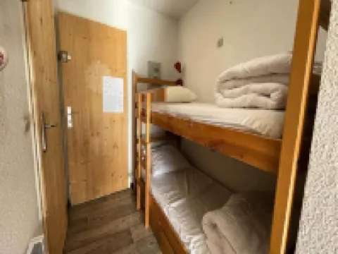 2 Rooms for 4 People