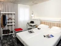 Ibis Pontarlier โรงแรมในดูบส์
