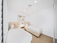 Stylish 2-Bed Apartment in Canberra CBD
