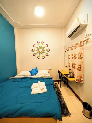 Hidden Monkey Hostel Chet Singh Ghat Hotels in 