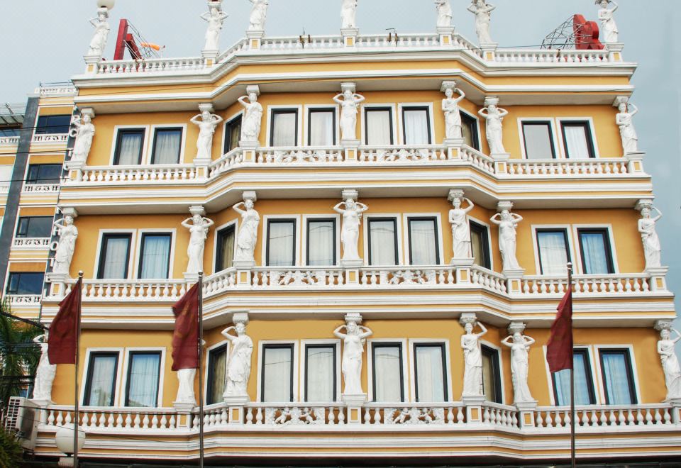 The Hotel Royal ACEOver view