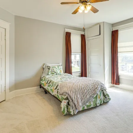 1 Mi to Dtwn & Franciscan University: Home w/ Yard