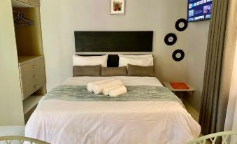 Modern Studio in New Chadcombe - 2315