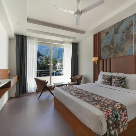 Hotel Skyline Manali Walking to Mall Road Centrally Heated