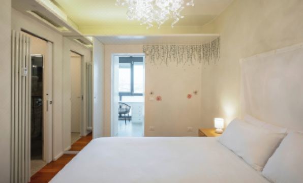 Luca Stay  Darsena Lake Viale Papiniano