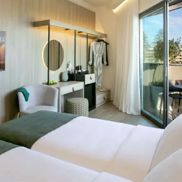 Mercure Larnaca Finikoudes Beach Отели в г. Ларнака