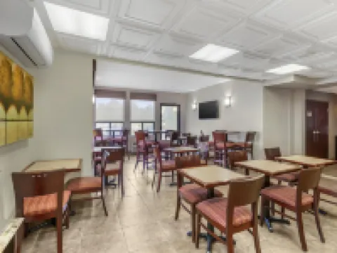 Best Western Plus Rose City Suites Hotels in Welland