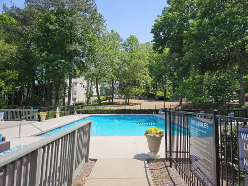 The Brave's 1st Base 2BD-2BTH, Free PRK, 5 min walk to Truist Park & The Roxy