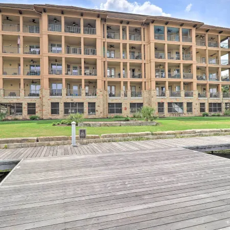 Lake LBJ Condo w/ Balcony & Shared Boat Docks