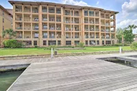 Lake LBJ Condo w/ Balcony & Shared Boat Docks - Boutique