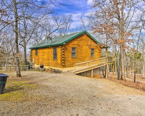 Cabin Retreat on Table Rock Lake w/ Fire Pit! Hotéis em Shell Knob