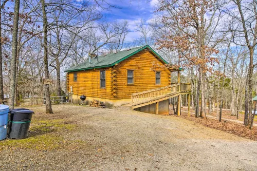 Cabin Retreat on Table Rock Lake w/ Fire Pit!