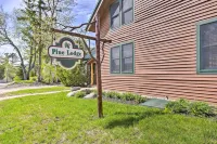 Townhome w/ Deck: Walk to Mirror Lake & Main St! - Beach