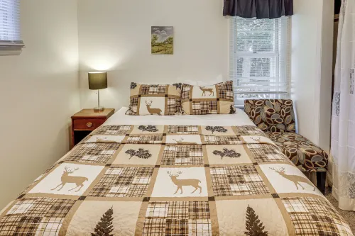 Year-round Chain of Lakes Retreat! Northwoods Home - 2-Star