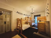 Very Typical - Alojamento Local