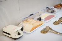VAVANT TOURIST HOTEL - Frühstück