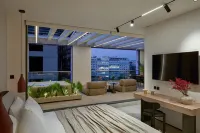Fasma Suites Luxury Apartments in Piraeus - Kylpyammeita