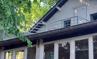 Modern Group Home in Bra