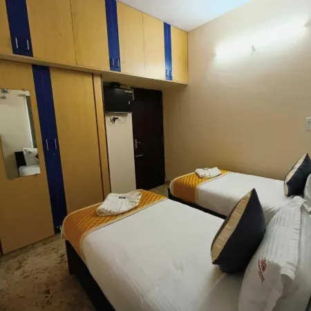 Neighbour Inn - Apart Hotel Отели рядом с достопримечательностью «Бизнес-комплекс DLF IT Park»