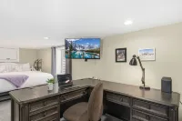 Kanons Kottage Downtown Retreat Near Rmnp - 4-Star