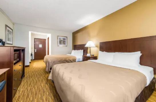 Quality Inn & Suites Lacey Olympia Hotels near Avonlea Park