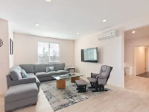 Spacious Single Level Home In Poway Hotels in Poway