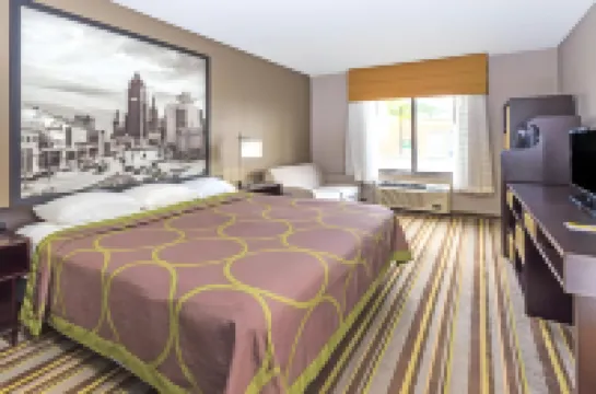 Delavan Inn and Suites