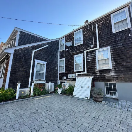 Private Historic Inn Downtown Newport