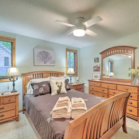 All-Season Base! Unit w/ Balcony in Beech Mountain