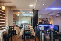 Oakspring Hotel and Luxury Suites