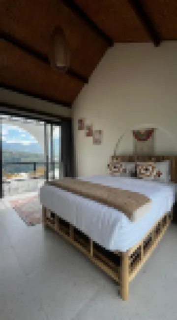 HappyNest Glamping and Villa Dieng