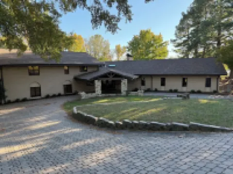 7 Br Lake Barkley Estate - Perfect for Family Gatherings, Reunions & Retreats