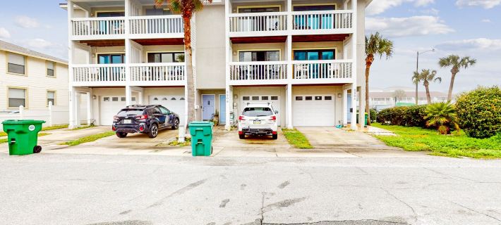Ocean-view Townhome With Balcony & W/D - Walk to Beach - Dog-friendly Hotels in Duval County