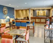 Comfort Inn & Suites North Greenfield - Aamiainen