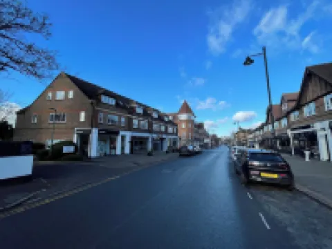 Straight Inn Hotels in Sutton