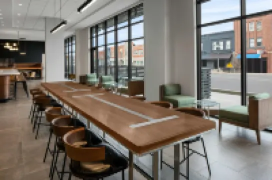 コートヤード バイ マリオット ランシング ダウンタウン