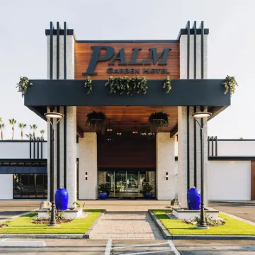 Palm Garden Hotel Hotels near Gardens of the World