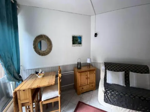 Studio for 3 People