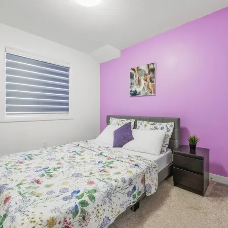 Modern 3BR Home Edmonton Near by Airport