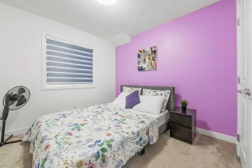 Modern 3BR Home Edmonton Near by Airport - balcony